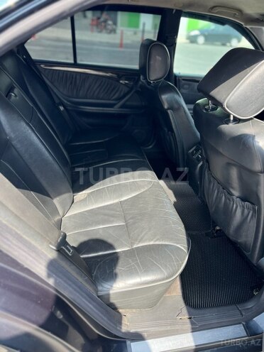 Mercedes E 270 1999, 469,000 km - 2.7 l - Sumqayıt
