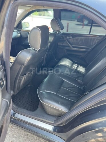 Mercedes E 270 1999, 469,000 km - 2.7 l - Sumqayıt