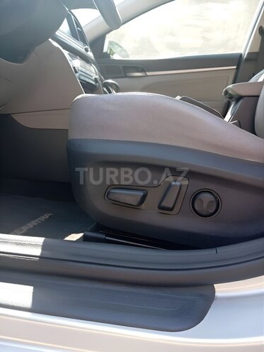 Hyundai Elantra 2016, 190,000 km - 2.0 l - Bakı