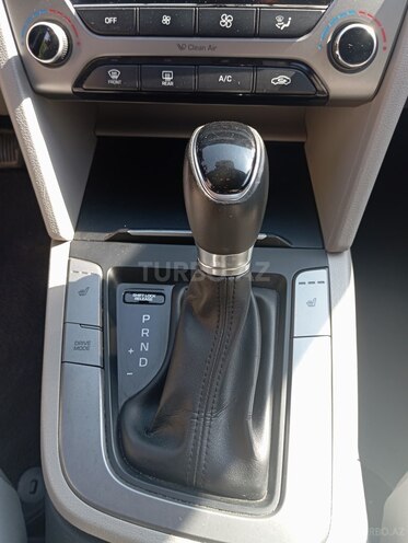 Hyundai Elantra 2016, 190,000 km - 2.0 l - Bakı