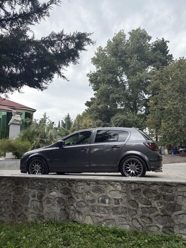 Opel Astra 2009, 140,000 km - 1.4 l - Şəki