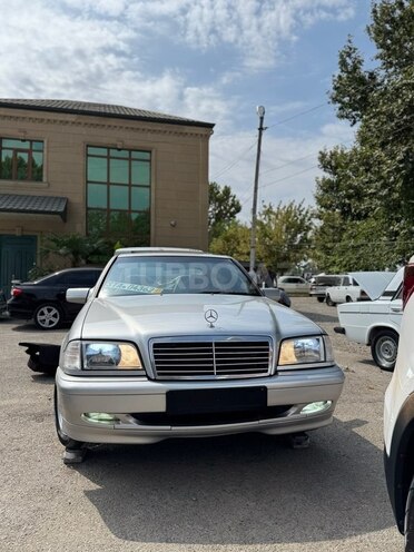 Mercedes C 240 1998, 239,000 km - 2.6 l - Ağcabədi