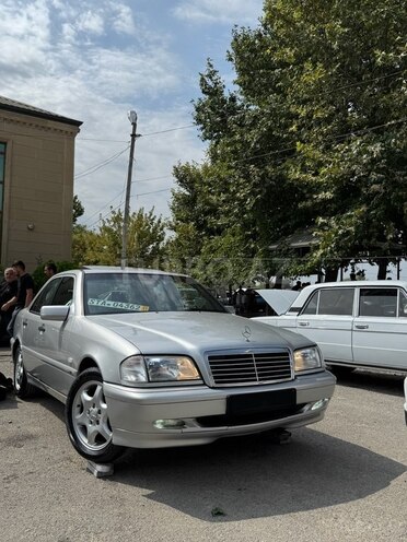 Mercedes C 240 1998, 239,000 km - 2.6 l - Ağcabədi