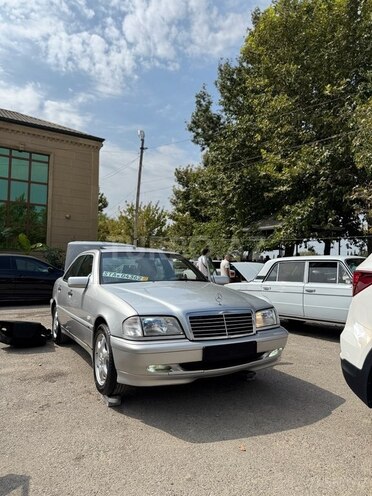 Mercedes C 240 1998, 239,000 km - 2.6 l - Ağcabədi