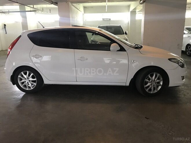 Hyundai i30 2009, 135,000 km - 1.6 л - Bakı