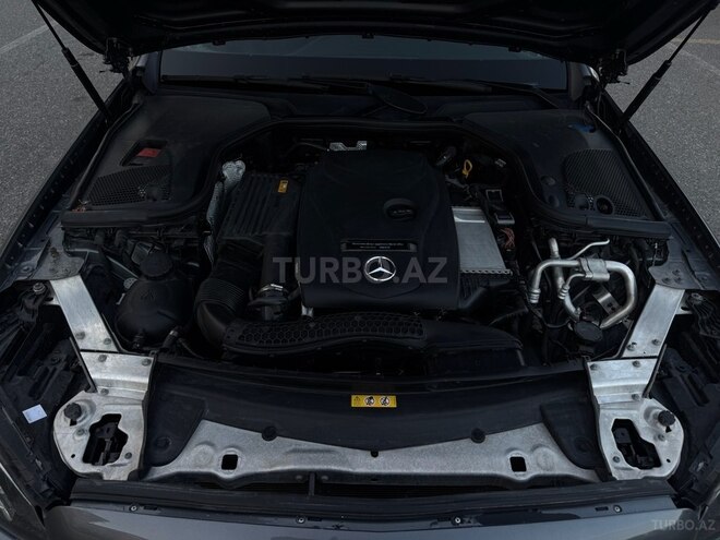 Mercedes E 300 4MATIC 2018, 67,700 km - 2.0 l - Bakı