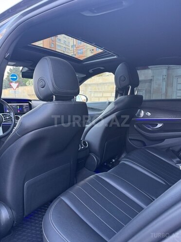 Mercedes E 300 4MATIC 2018, 67,700 km - 2.0 l - Bakı