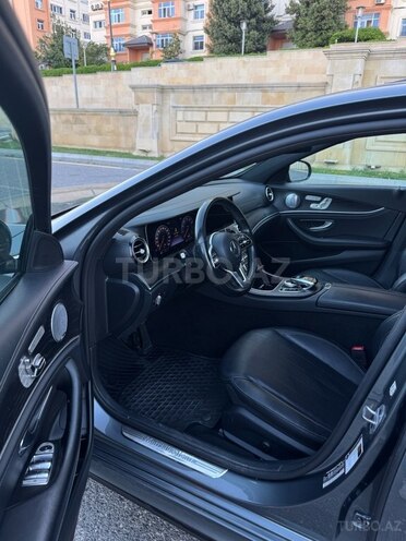 Mercedes E 300 4MATIC 2018, 67,700 km - 2.0 l - Bakı