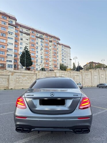 Mercedes E 300 4MATIC 2018, 67,700 km - 2.0 l - Bakı