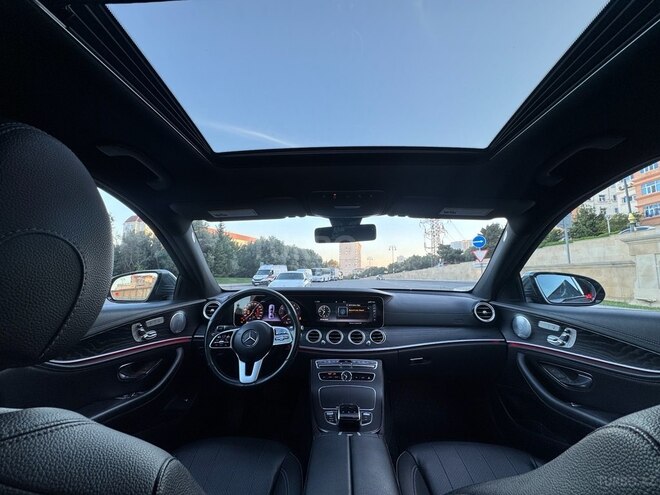 Mercedes E 300 4MATIC 2018, 67,700 km - 2.0 l - Bakı