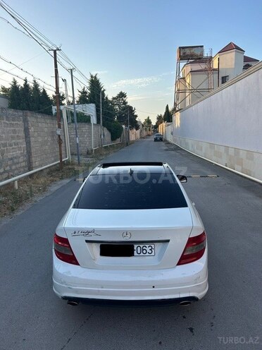 Mercedes C 350 2007, 246,000 km - 3.5 l - Bakı