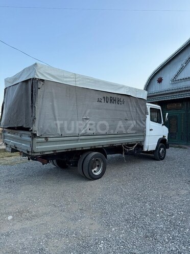 Mercedes 711 D 1991, 219,300 km - 4.0 l - Ağcabədi