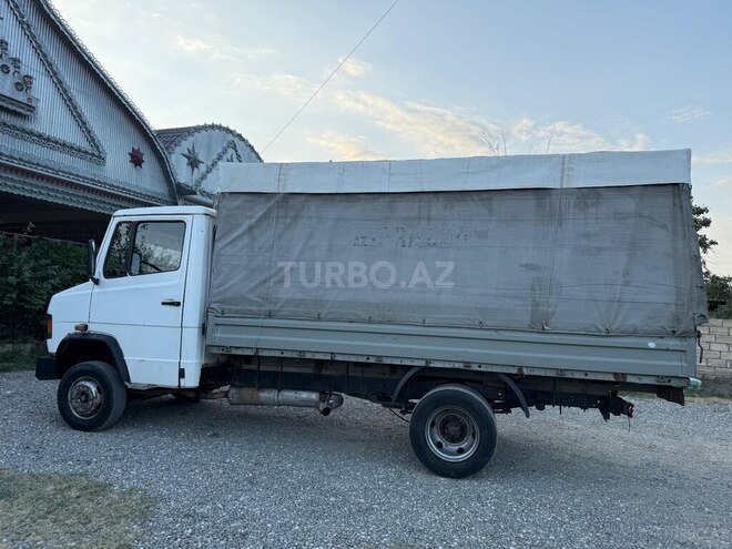 Mercedes 711 D 1991, 219,300 km - 4.0 l - Ağcabədi