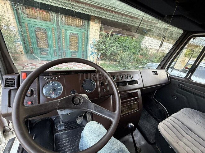 Mercedes 711 D 1991, 219,300 km - 4.0 l - Ağcabədi
