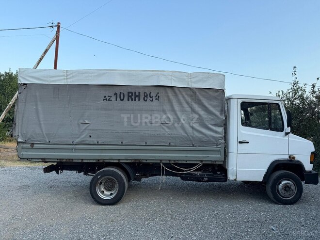 Mercedes 711 D 1991, 219,300 km - 4.0 l - Ağcabədi
