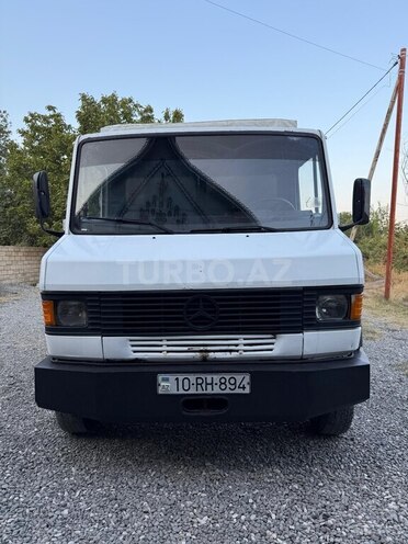Mercedes 711 D 1991, 219,300 km - 4.0 l - Ağcabədi
