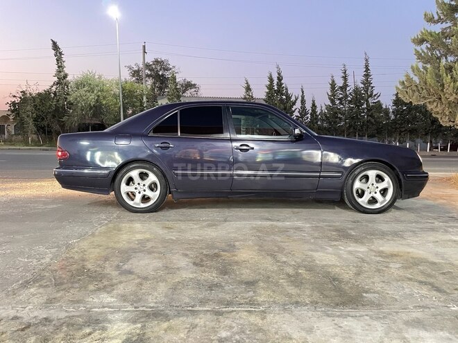 Mercedes E 220 2000, 250,000 km - 2.2 l - Sabirabad