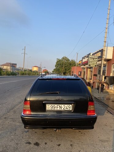 Mercedes C 200 2000, 437,095 km - 2.0 l - Qusar
