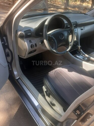 Mercedes C 220 2003, 280,000 km - 2.2 l - Bakı