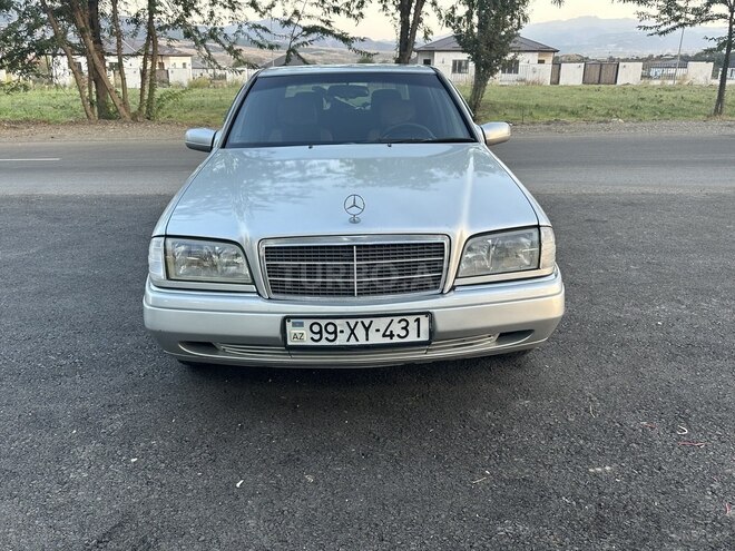 Mercedes C 220 1997, 458,000 km - 2.2 l - 