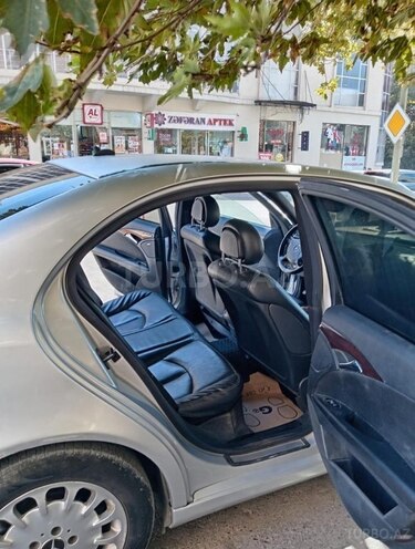 Mercedes E 220 2004, 400,000 km - 2.2 l - Bakı