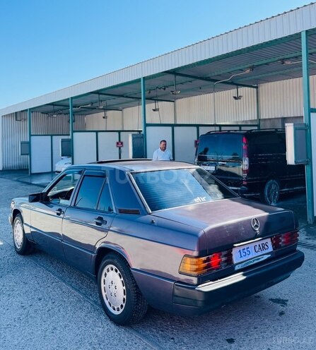 Mercedes 190-5
