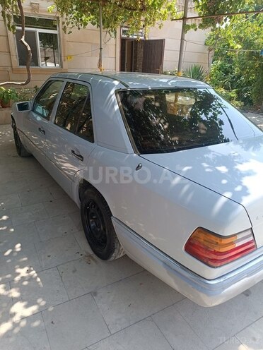 Mercedes E 230 1991, 380,000 km - 2.3 l - Sumqayıt