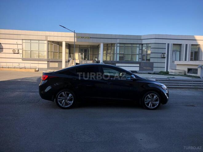 Hyundai Elantra-3