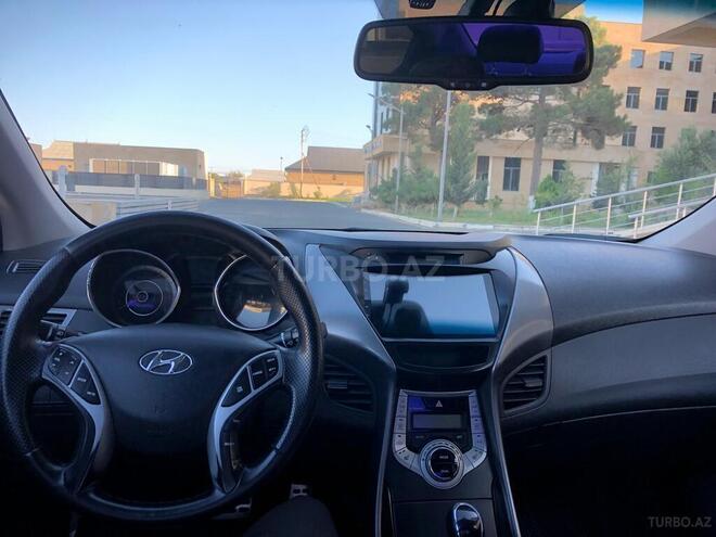 Hyundai Elantra-5