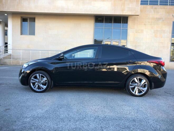 Hyundai Elantra-4