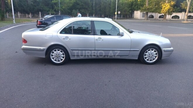 Mercedes E 240 1999, 404,568 km - 2.4 л - Gəncə