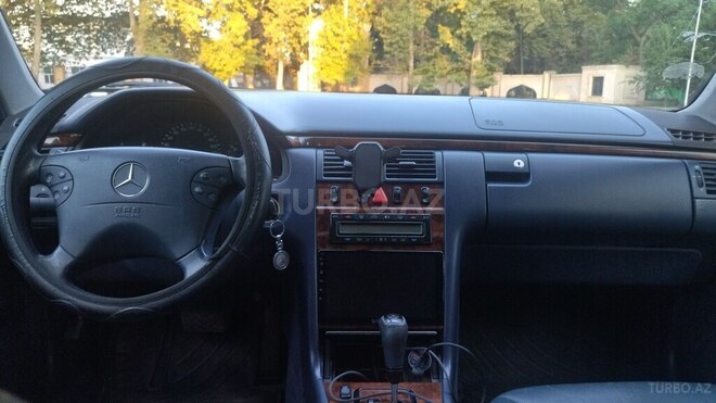 Mercedes E 240 1999, 404,568 km - 2.4 л - Gəncə