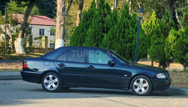 Mercedes C 220 2000, 299,126 km - 2.2 л - Masallı