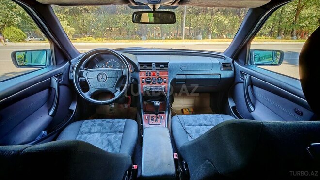 Mercedes C 220 2000, 299,126 km - 2.2 л - Masallı