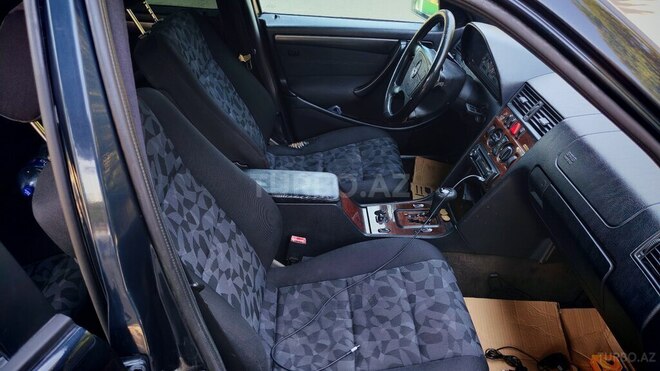 Mercedes C 220 2000, 299,126 km - 2.2 л - Masallı