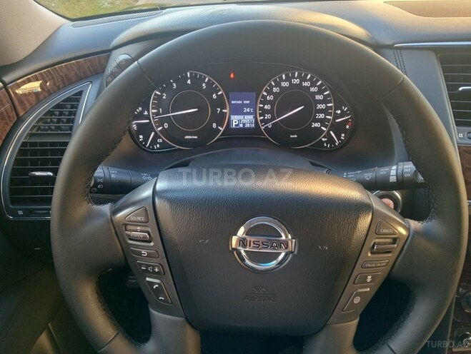 Nissan Patrol 2010, 295,500 km - 5.6 l - Bakı