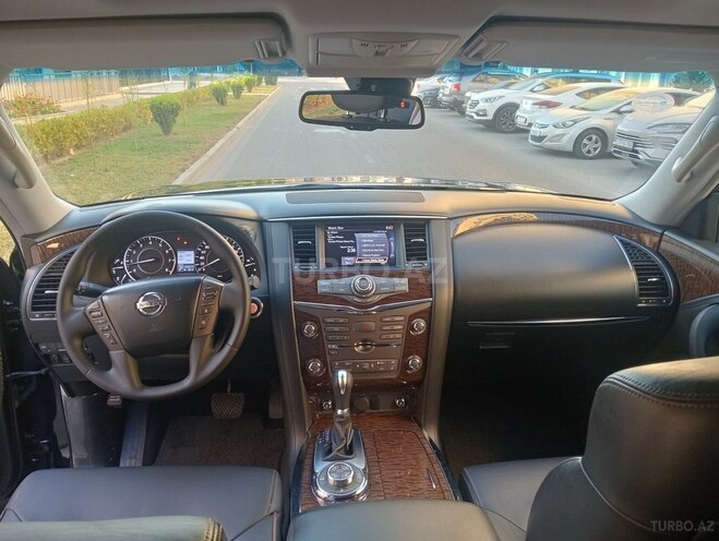 Nissan Patrol 2010, 295,500 km - 5.6 l - Bakı