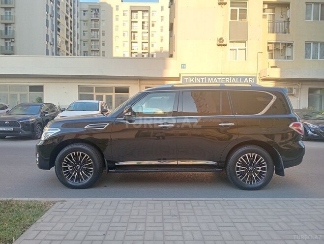 Nissan Patrol 2010, 295,500 km - 5.6 l - Bakı