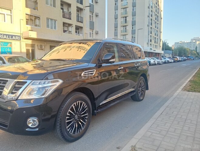 Nissan Patrol 2010, 295,500 km - 5.6 l - Bakı