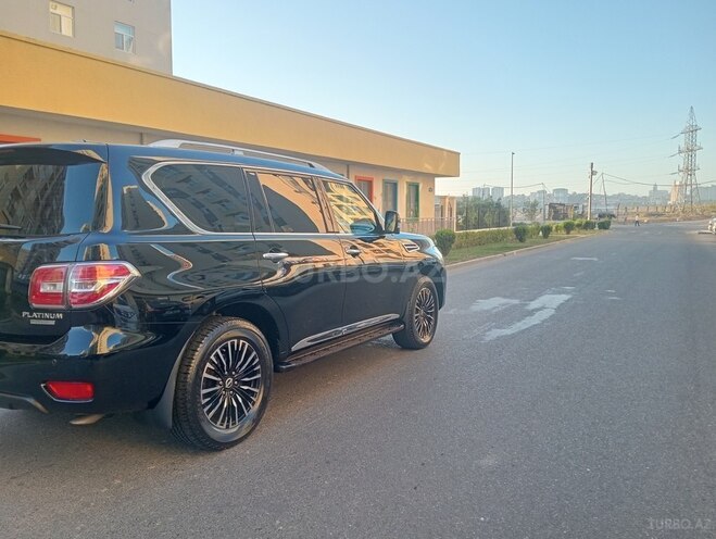 Nissan Patrol 2010, 295,500 km - 5.6 l - Bakı