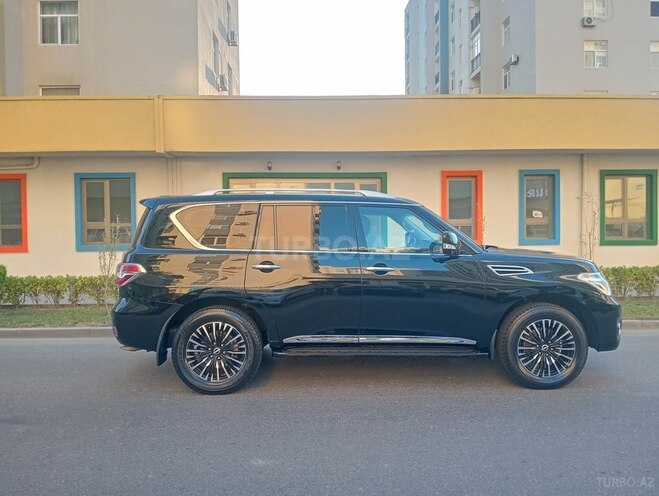Nissan Patrol 2010, 295,500 km - 5.6 l - Bakı