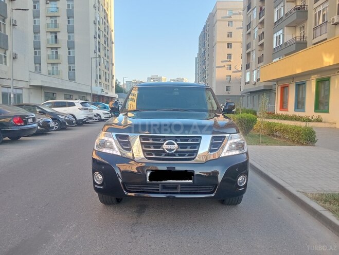 Nissan Patrol 2010, 295,500 km - 5.6 l - Bakı