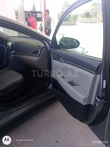 Hyundai Elantra 2016, 270,397 km - 2.0 л - Şamaxı