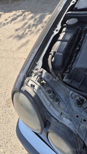 Mercedes E 220 1999, 595,165 km - 2.2 l - Sabirabad