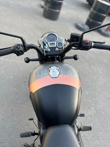 Royal Enfield Classic 350-2
