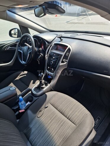 Opel Astra 2011, 319,000 km - 1.4 l - Bakı