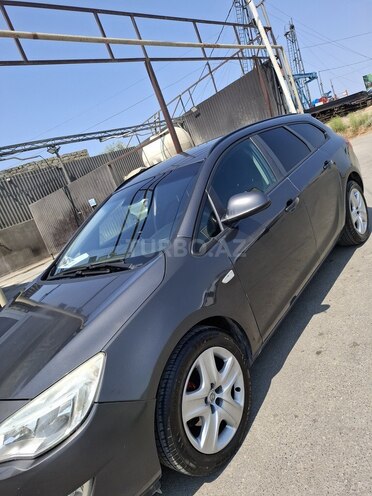 Opel Astra 2011, 319,000 km - 1.4 l - Bakı