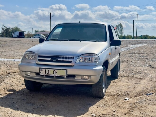 Chevrolet Niva 2006, 88,000 km - 1.7 л - Salyan