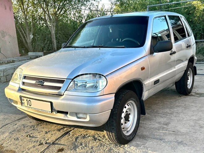 Chevrolet Niva 2006, 88,000 km - 1.7 л - Salyan