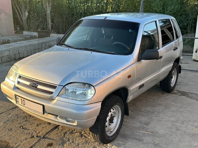 Chevrolet Niva 2006, 88,000 km - 1.7 л - Salyan